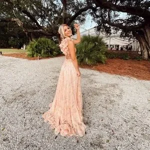 【Mac Duggal】ピンクワンショルダービーズ付きトラペーズガウン s_wp_634624e0308f0723ea69839d.webp